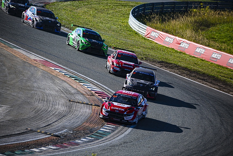 В выходные на МАТЧ ТВ смотрите обзорную программу о шестом этапе чемпионата России по кольцевым гонкам в Казани.