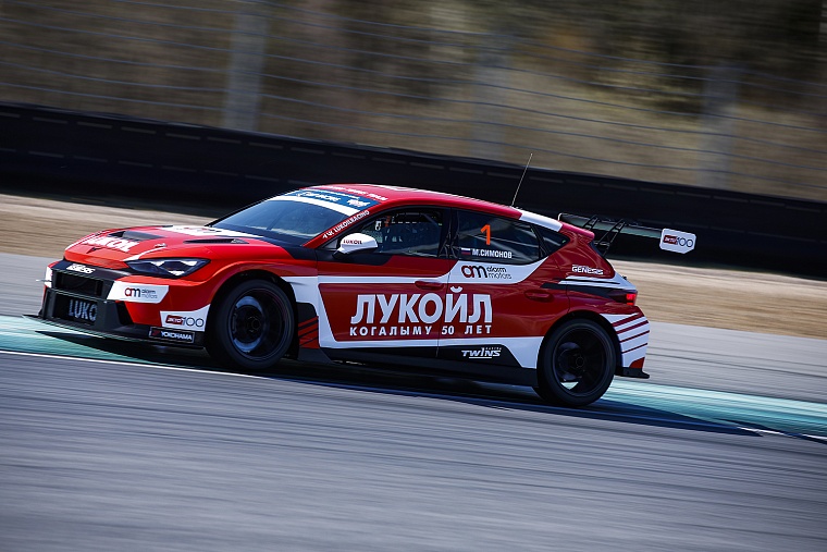 Как всегда, гонки чемпионата России вы сможете посмотреть на МАТЧ ТВ в прямом эфире, а потом и в записи.